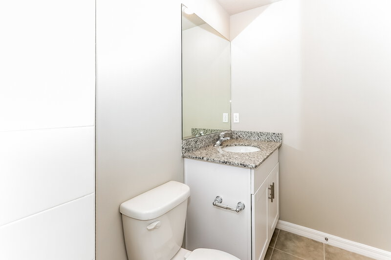 2,870/Mo, 3537 Joshua Tree St Palm Springs, FL 33461 Bathroom View