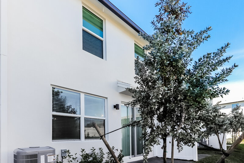 2,870/Mo, 3537 Joshua Tree St Palm Springs, FL 33461 Rear View