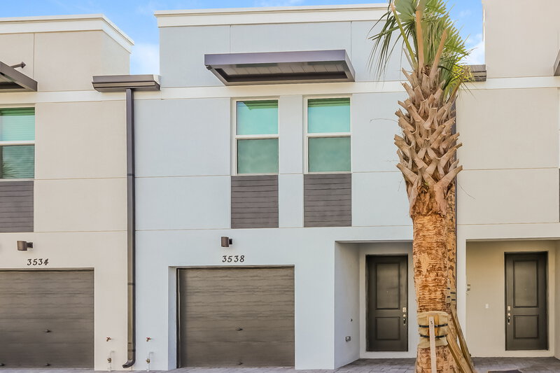 2,905/Mo, 3538 Joshua Tree St Palm Springs, FL 33461 External View