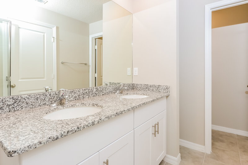 2,905/Mo, 3538 Joshua Tree St Palm Springs, FL 33461 Main Bathroom View