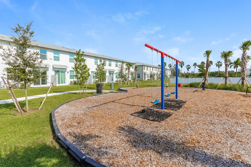 2,905/Mo, 3538 Joshua Tree St Palm Springs, FL 33461 Rear View 2