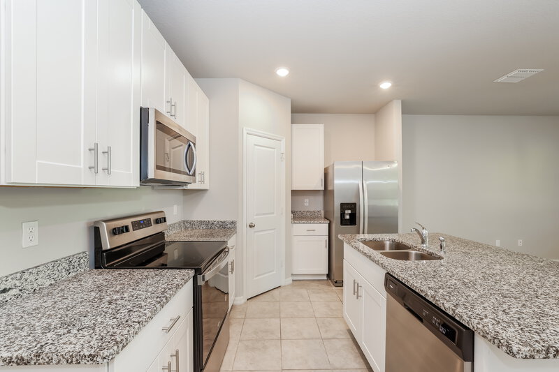 2,390/Mo, 3557 San Bernardino Way Palm Springs, FL 33461 Kitchen View 2