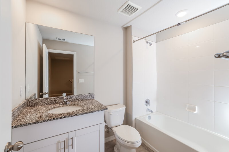 2,390/Mo, 3557 San Bernardino Way Palm Springs, FL 33461 Bathroom View