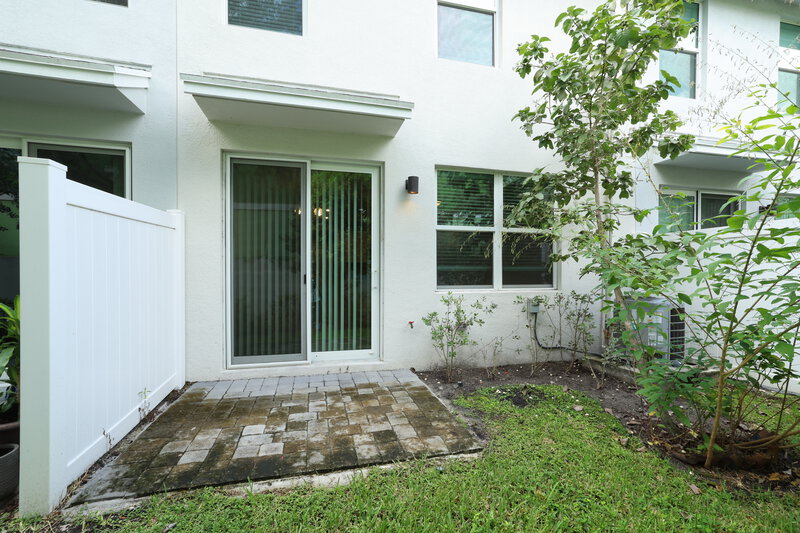 2,390/Mo, 3557 San Bernardino Way Palm Springs, FL 33461 Rear View