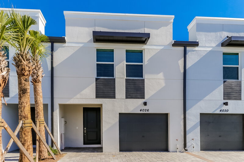 2,720/Mo, 4026 Hot Springs Ave Palm Springs, FL 33461 External View