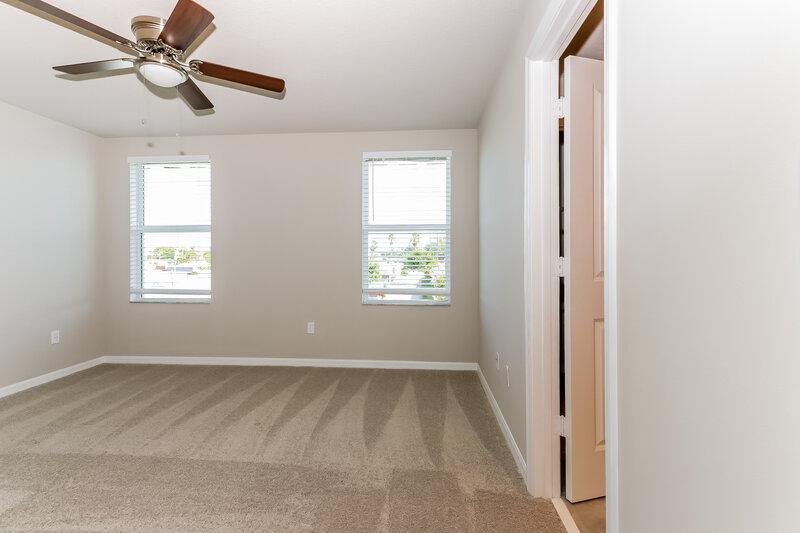 2,720/Mo, 4026 Hot Springs Ave Palm Springs, FL 33461 Main Bedroom View