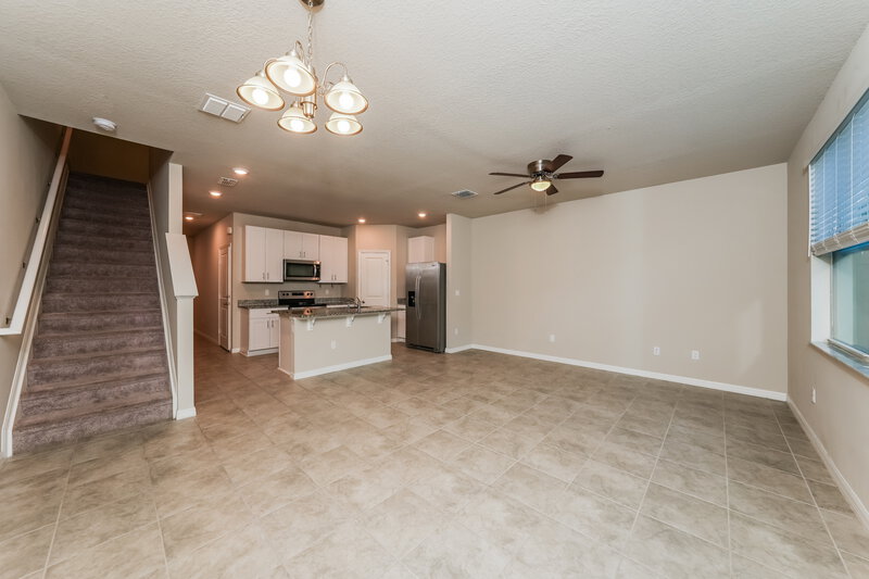 2,720/Mo, 4030 Hot Springs Ave Palm Springs, FL 33461 Living Room View 2