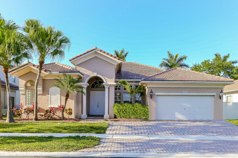 5,935/Mo, 19361 SW 30th St Miramar, FL 33029 External View