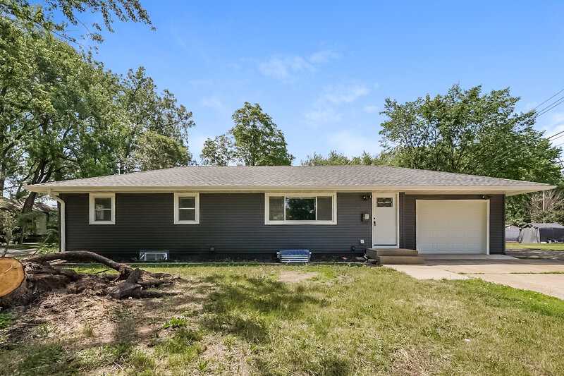 2,860/Mo, 6501 62nd Ave N Crystal, MN 55428 External View