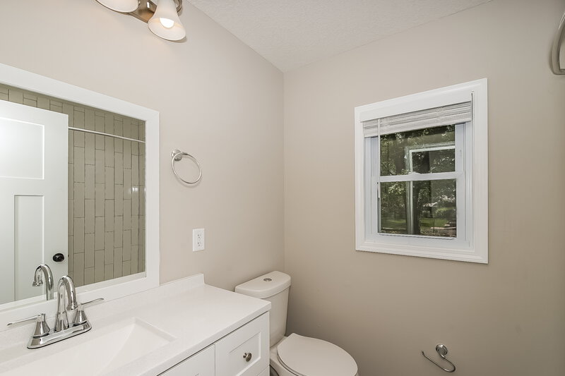 2,860/Mo, 6501 62nd Ave N Crystal, MN 55428 Bathroom View 2