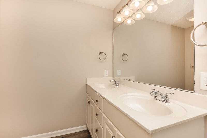 2,365/Mo, 214 Quanah Parker Trl Murfreesboro, TN 37127 Main Bathroom View 2