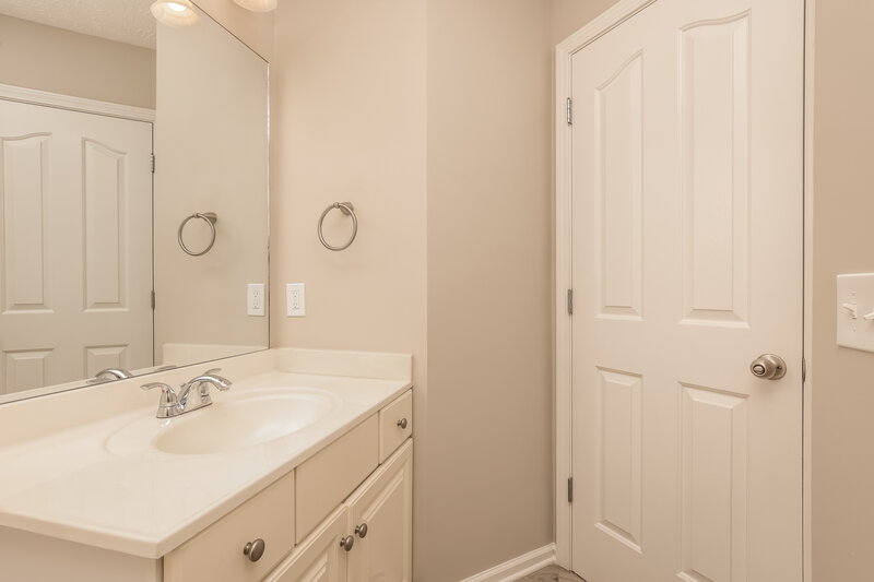 2,365/Mo, 214 Quanah Parker Trl Murfreesboro, TN 37127 Bathroom View 2