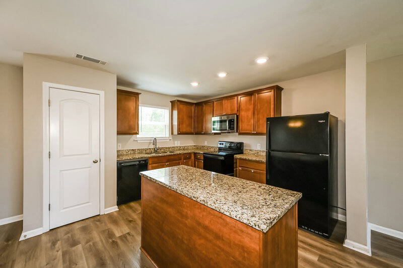 2,155/Mo, 3735 Burdette Way Murfreesboro, TN 37128 Kitchen View