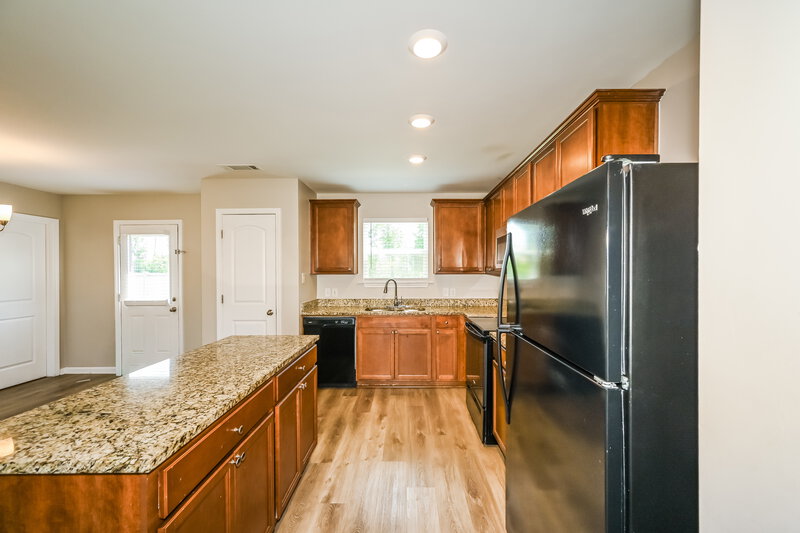 2,155/Mo, 3735 Burdette Way Murfreesboro, TN 37128 Kitchen View 2