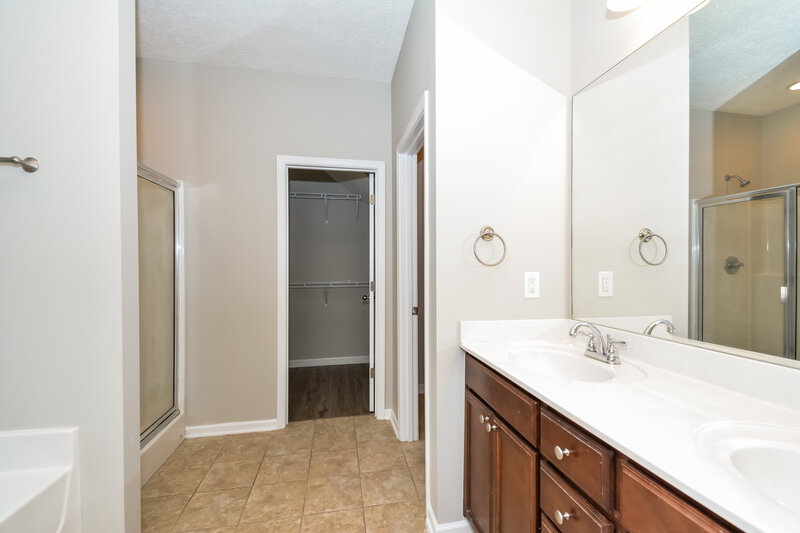 2,130/Mo, 922 Ca Veat Cir Smyrna, TN 37167 Main Bathroom View