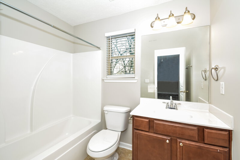 2,130/Mo, 922 Ca Veat Cir Smyrna, TN 37167 Bathroom View