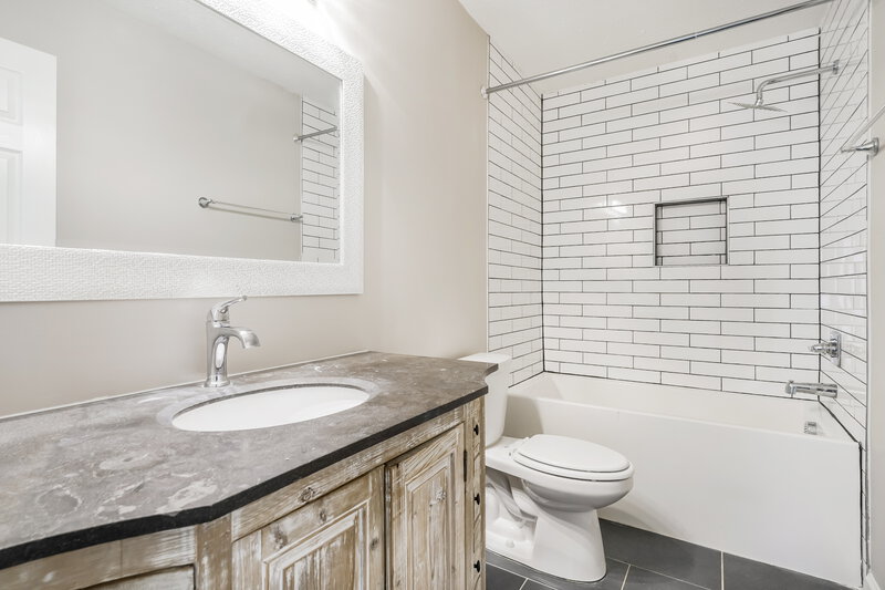 2,325/Mo, 2913 Bayshore Cv Antioch, TN 37013 Bathroom View