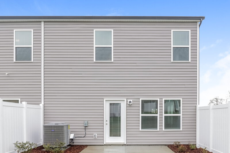 2,010/Mo, 1709 Tahoma Dr Lebanon, TN 37087 Rear View