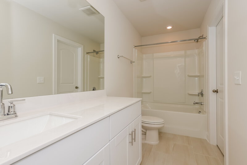 2,285/Mo, 1715 Tahoma Dr Lebanon, TN 37087 Main Bathroom View