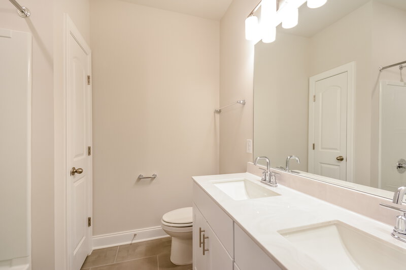 2,425/Mo, 3627 Mathewson Way Murfreesboro, TN 37128 Bathroom View