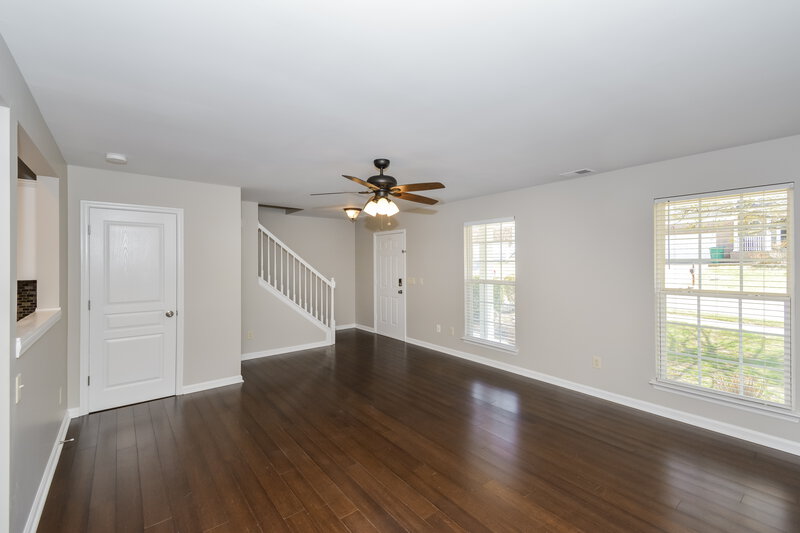 2,370/Mo, 7879 Rainey Dr Antioch, TN 37013 Living Room View 2