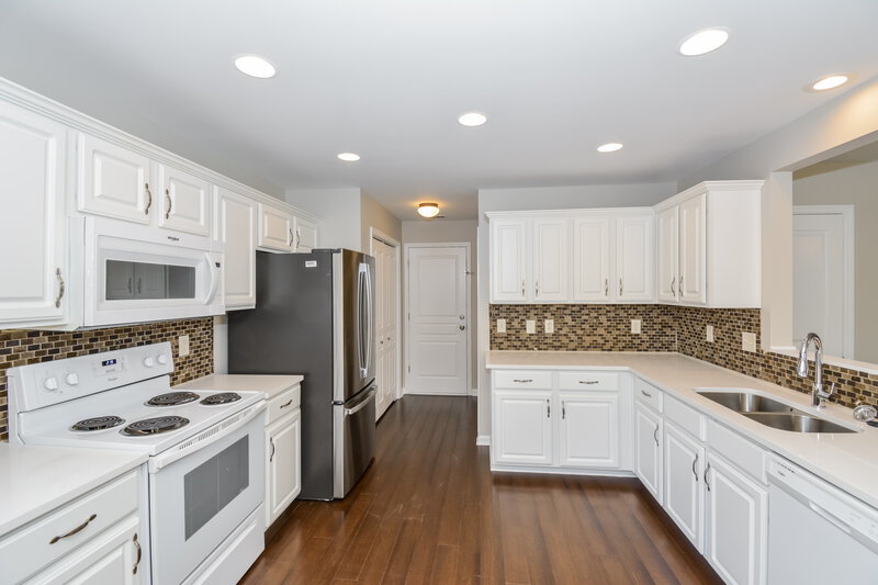 2,370/Mo, 7879 Rainey Dr Antioch, TN 37013 Kitchen View