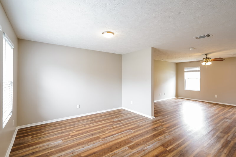 2,160/Mo, 5616 Dory Dr Antioch, TN 37013 Sitting Room View