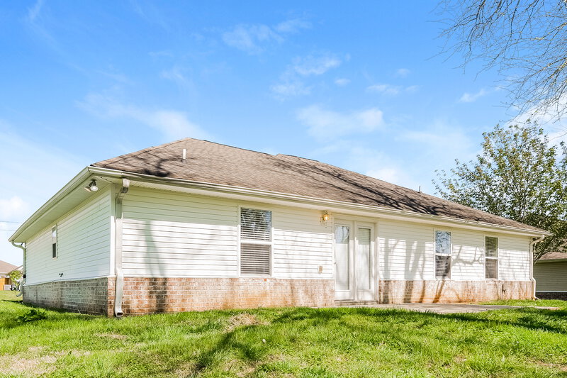 2,225/Mo, 4011 Nuthatch Rd Spring Hill, TN 37174 Rear View
