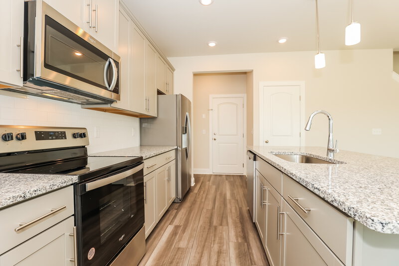 2,485/Mo, 3610 Mathewson Way Murfreesboro, TN 37128 Kitchen View 2