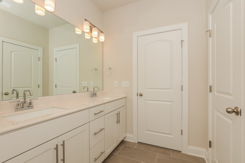 2,175/Mo, 3622 Mathewson Way Murfreesboro, TN 37128 Main Bathroom View 2