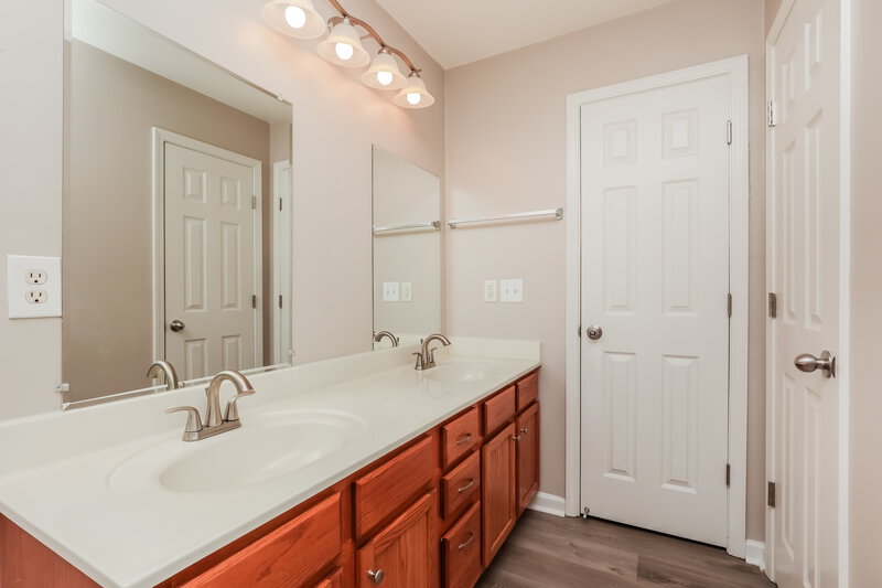 3,710/Mo, 4013 Cadence Dr Spring Hill, TN 37174 Main Bathroom View 2