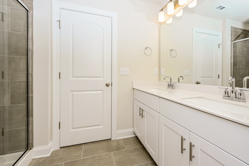 2,215/Mo, 7424 Blue Gable Rd Hermitage, TN 37076 Main Bathroom View 2