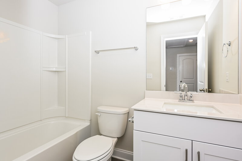 2,595/Mo, 1604 Espy Aly Hermitage, TN 37076 Bathroom View 2