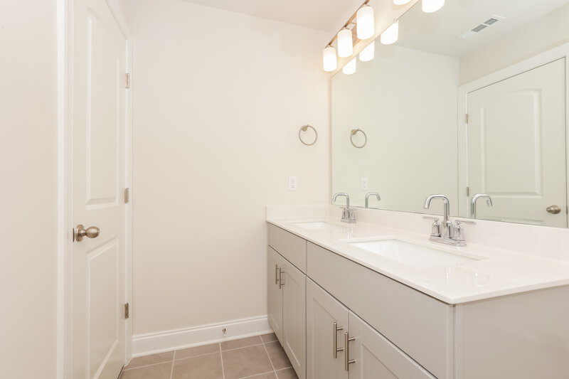 2,635/Mo, 1612 Espy Aly Hermitage, TN 37076 Bathroom View