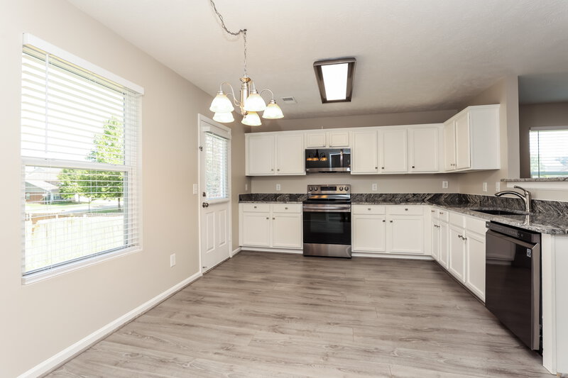 2,360/Mo, 2867 Park Knoll Dr Mount Juliet, TN 37122 Kitchen View 2