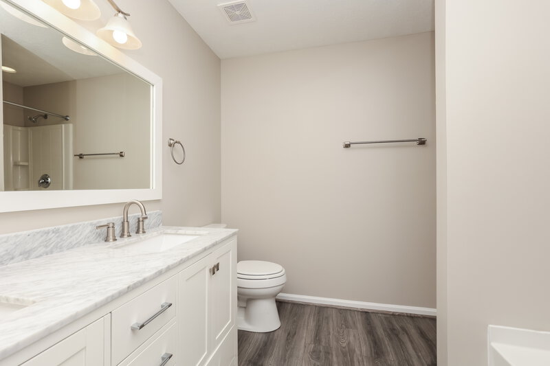 2,360/Mo, 2867 Park Knoll Dr Mount Juliet, TN 37122 Main Bathroom View