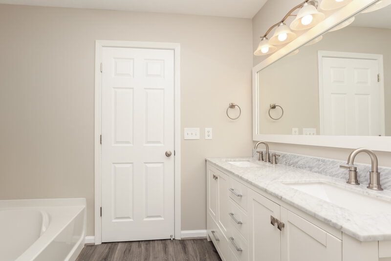2,360/Mo, 2867 Park Knoll Dr Mount Juliet, TN 37122 Bathroom View
