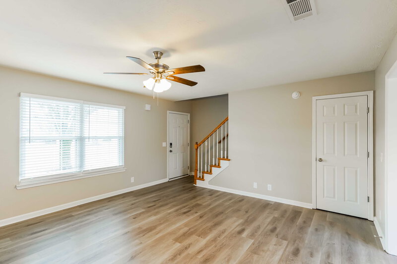 2,145/Mo, 7305 Ole Nottingham Dr Antioch, TN 37013 Living Room View 2