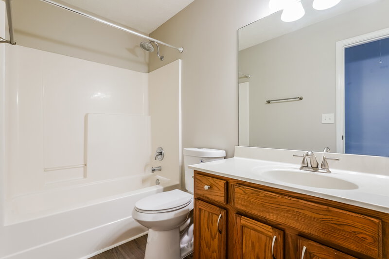 2,335/Mo, 3260 Cain Harbor Dr Nashville, TN 37214 Bathroom View