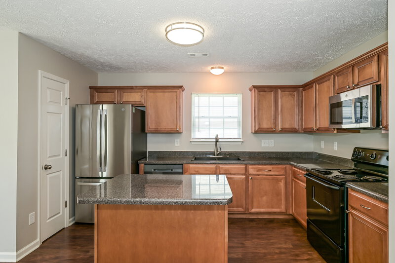 2,215/Mo, 2004 Deer Valley Dr Spring Hill, TN 37174 Kitchen View 2