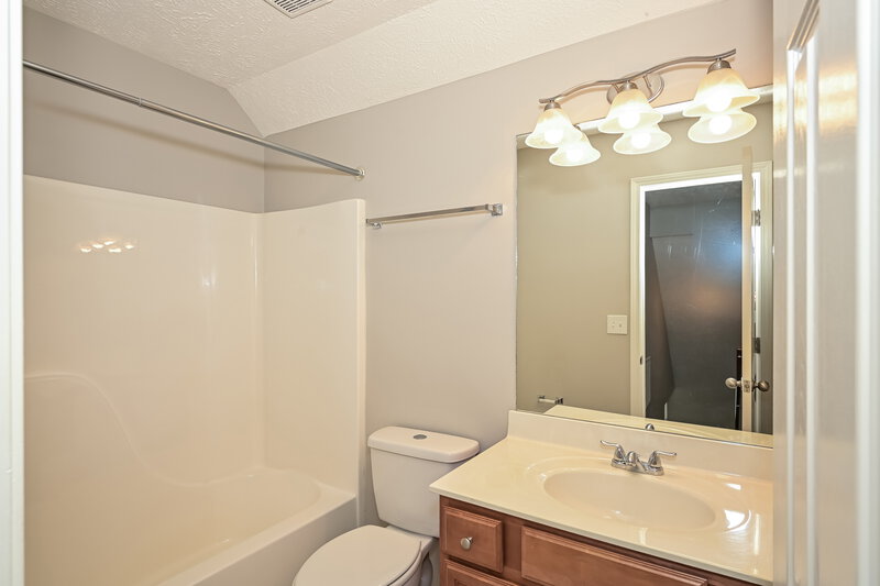 2,215/Mo, 2004 Deer Valley Dr Spring Hill, TN 37174 Bathroom View