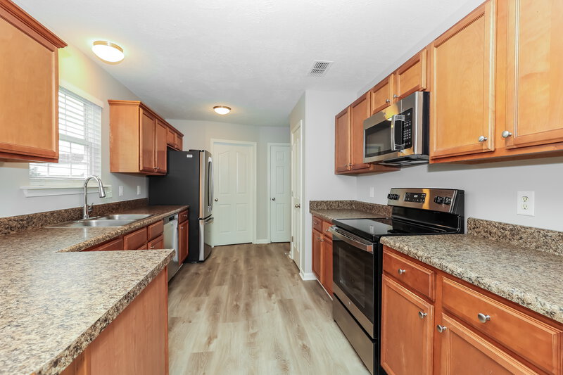 1,985/Mo, 1412 Priestshore Bay Antioch, TN 37013 Kitchen View