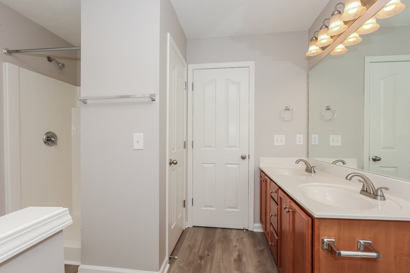 1,985/Mo, 1412 Priestshore Bay Antioch, TN 37013 Main Bathroom View 2