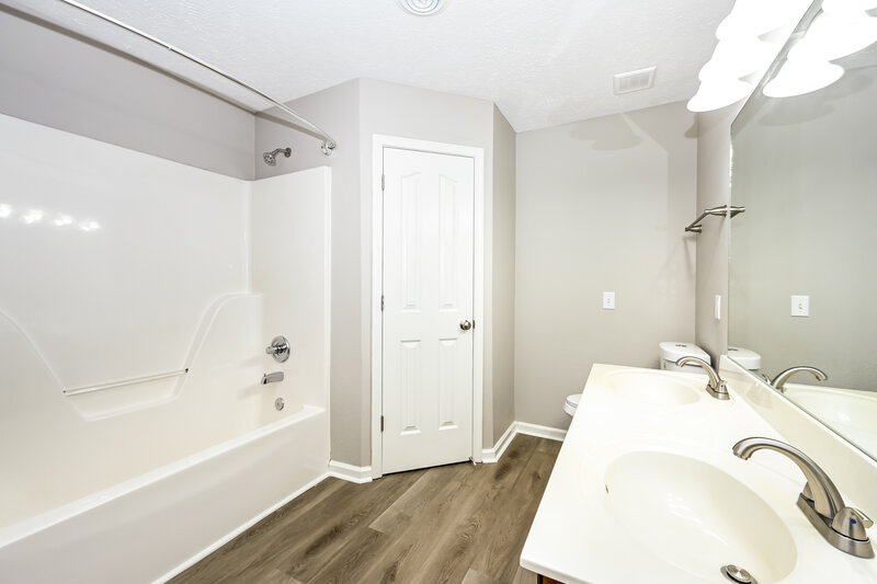 1,685/Mo, 2014 Penmar Dr La Vergne, TN 37086 Main Bathroom View 2
