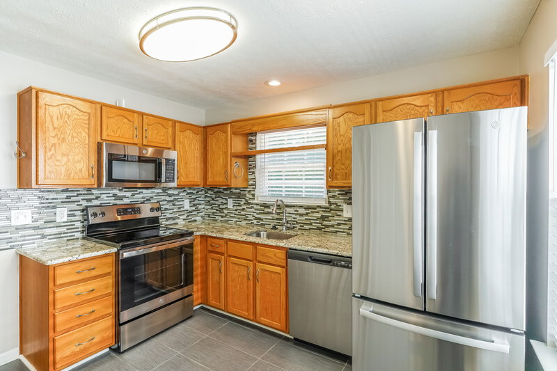 3,100/Mo, 3128 Barksdale Harbor Dr Nashville, TN 37214 Kitchen View 2