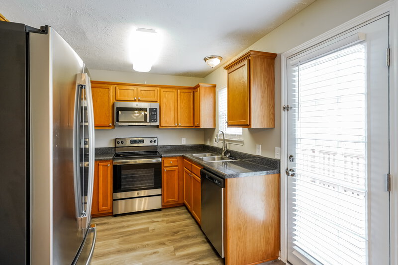 2,660/Mo, 1550 James Gafford Dr La Vergne, TN 37086 Kitchen View