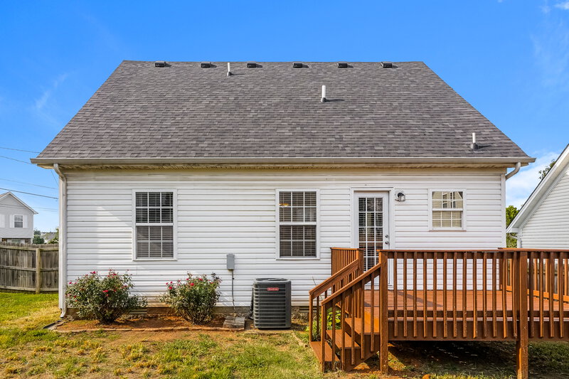 2,660/Mo, 1550 James Gafford Dr La Vergne, TN 37086 Rear View