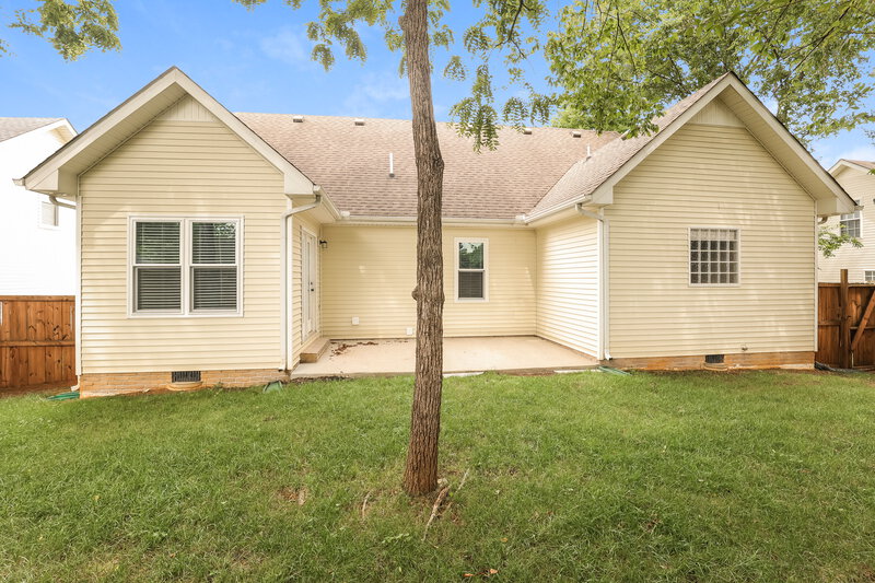 2,290/Mo, 1789 North Cv Murfreesboro, TN 37129 Rear View