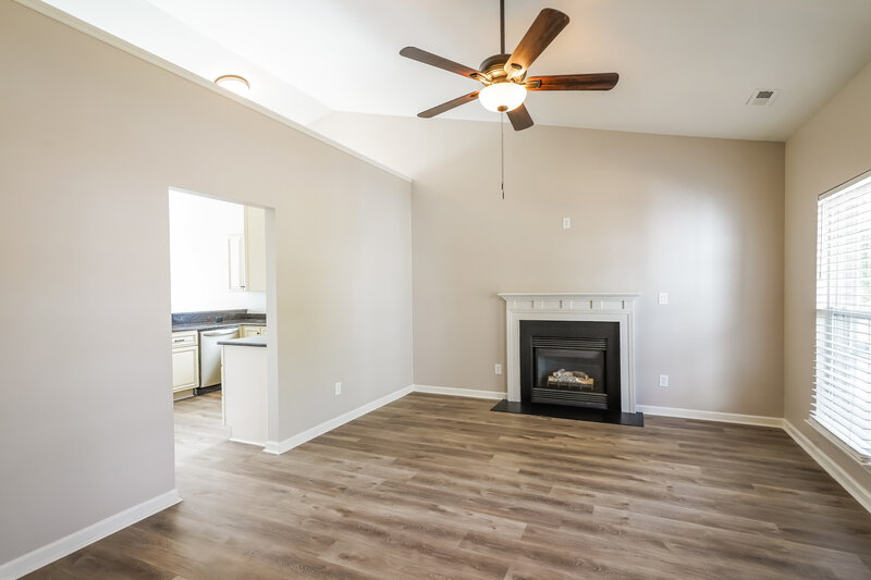 2,180/Mo, 6000 Mountview Dr Mount Juliet, TN 37122 Living Room View 2