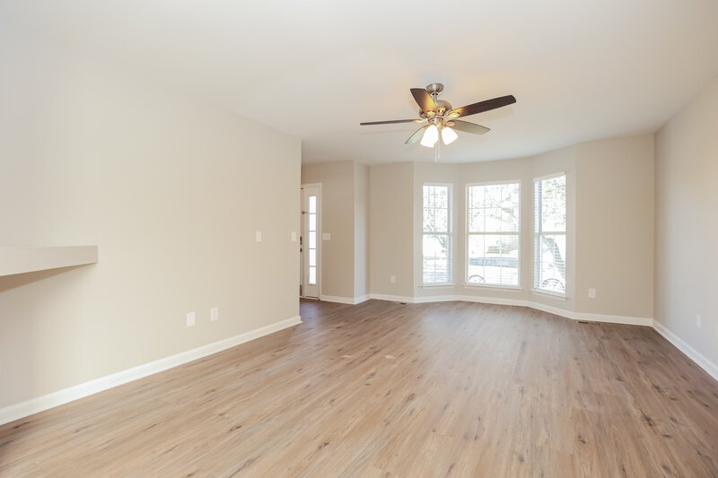 2,195/Mo, 171 Sumner Meadows Ln Hendersonville, TN 37075 Living Room View 2